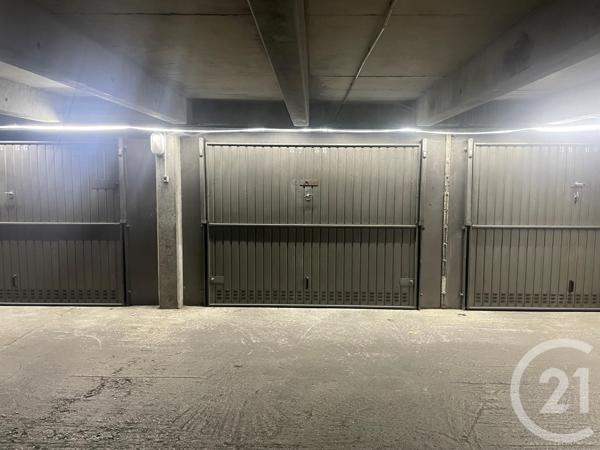 Parking à vendre  37 m 2   LYON  - 69003