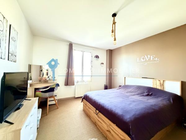 Maison
                                                                                                                                                                                                                                                                                                                        5 pièce(s)                                                                                                                                                                                                          4 chambre(s)                                                                                                                                                                                                          105  m²