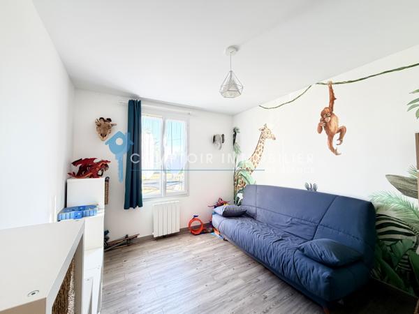Maison
                                                                                                                                                                                                                                                                                                                        5 pièce(s)                                                                                                                                                                                                          4 chambre(s)                                                                                                                                                                                                          105  m²