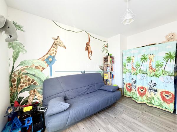 Maison
                                                                                                                                                                                                                                                                                                                        5 pièce(s)                                                                                                                                                                                                          4 chambre(s)                                                                                                                                                                                                          105  m²