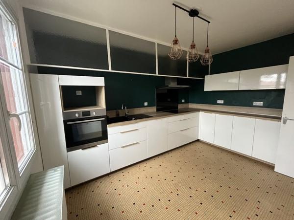 Maison à louer |  Châlus |  1 pièce | 118 m²