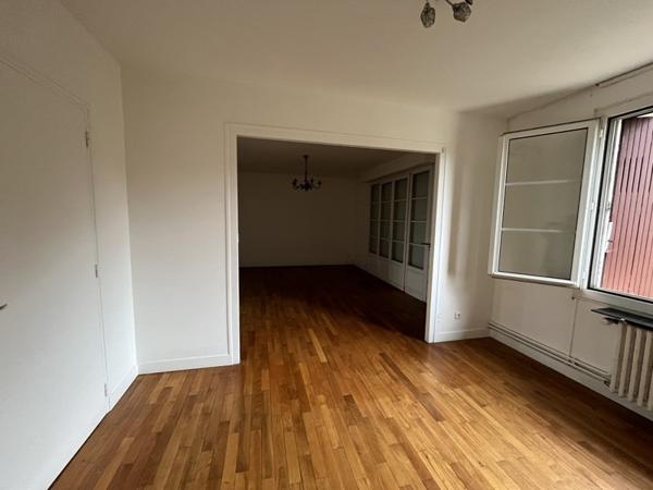 Maison à louer |  Châlus |  1 pièce | 118 m²