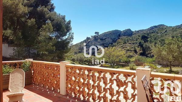 Appartement 3 pièces de 71 m² à Marseille (13016)