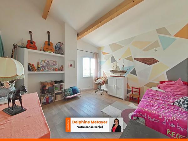 Villa familiale 171 m² + terrain constructible de plus de 1700 m² à Carnoules (Zone UBA)