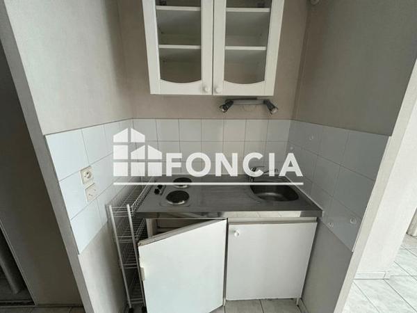 Location Studio 26.2 m² - 144 AVENUE DES FRERES LUMIERE Lyon 69008