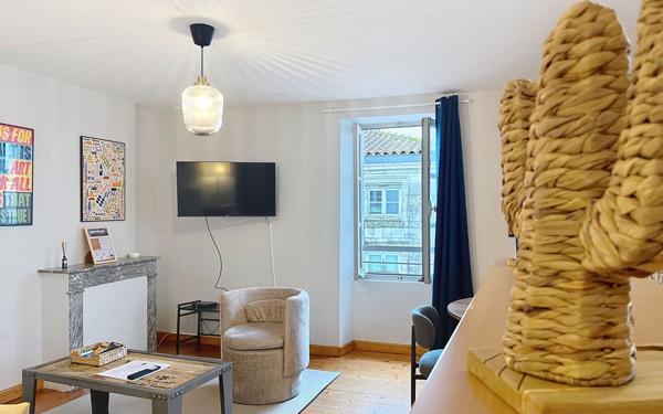 Immeuble à vendre    6 pièces •  La Rochelle