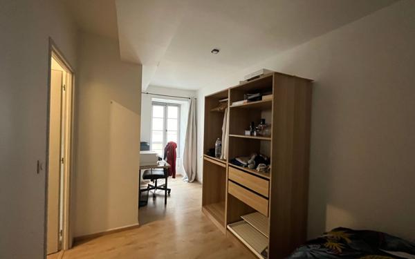 Immeuble à vendre    6 pièces •  La Rochelle