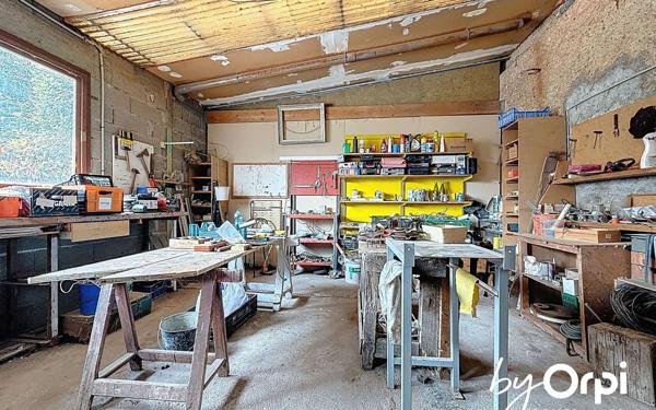 Maison à vendre    6 pièces •  Saint-Éloy-les-Mines