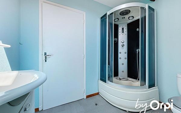 Maison à vendre    6 pièces •  Saint-Éloy-les-Mines