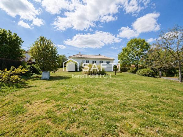 Maison 4 chambres, sous-sol, terrain 1500 m²