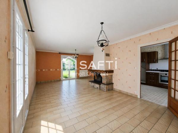 Maison 4 chambres, sous-sol, terrain 1500 m²