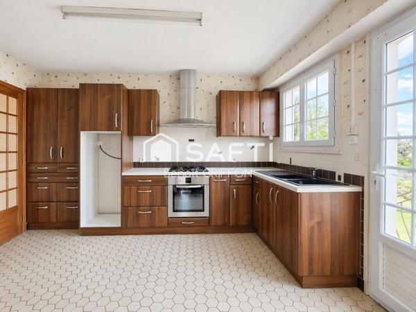 Maison 4 chambres, sous-sol, terrain 1500 m²