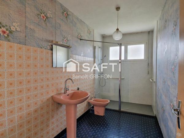 Maison 4 chambres, sous-sol, terrain 1500 m²
