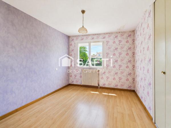 Maison 4 chambres, sous-sol, terrain 1500 m²