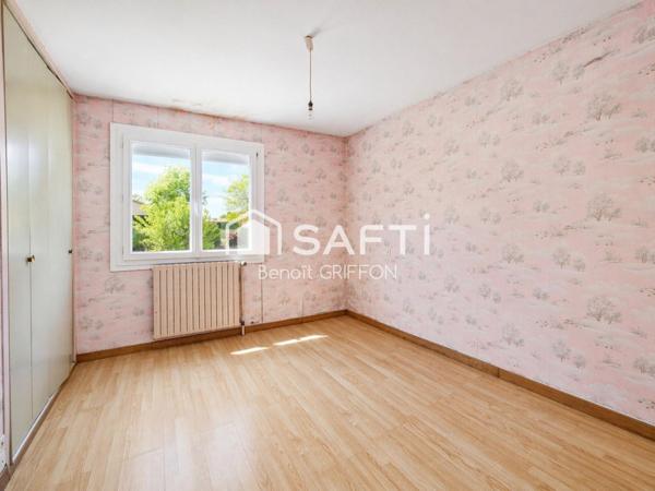 Maison 4 chambres, sous-sol, terrain 1500 m²