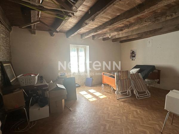 Authentique et charmante longère en pierre avec grand jardin arboré !