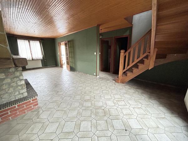 Maison à vendre à Bray-sur-Somme dans la Somme (80340), ref : 80121-2555