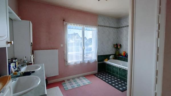 Maison 6 pièces avec vie de plein pied de 182m2