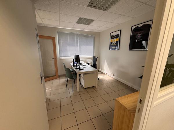 Bureau - À vendre - 184 m² - LAVAL | The Door Man