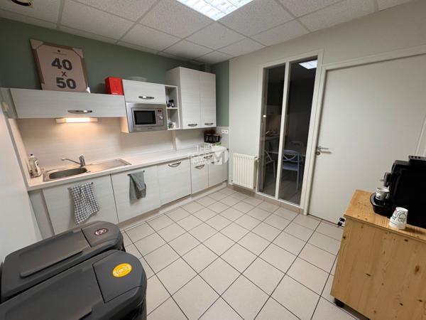 Bureau - À vendre - 184 m² - LAVAL | The Door Man
