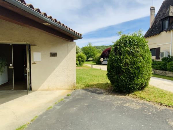 Commerce à vendre à Montignac (24290) - Dordogne