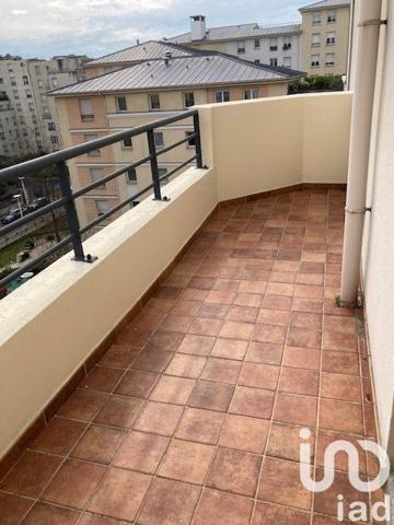 Appartement 3 pièces de 73 m² à Montrouge (92120)