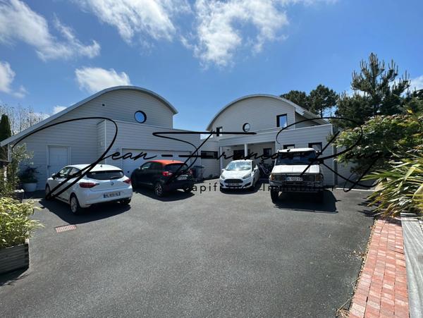 AGON-COUTAINVILLE, à 600 mètres de la plage, superbe maison d'architecte construite en 2007 d'une surface de 320 m², avec piscine !!!