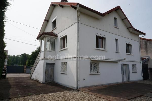 Maison de 143 m², 6 pièces à LURE sur joli terrain clos