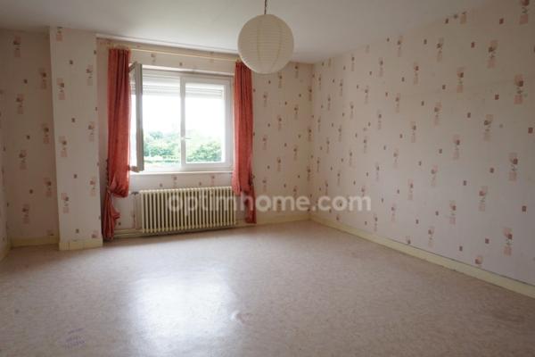 Maison de 143 m², 6 pièces à LURE sur joli terrain clos