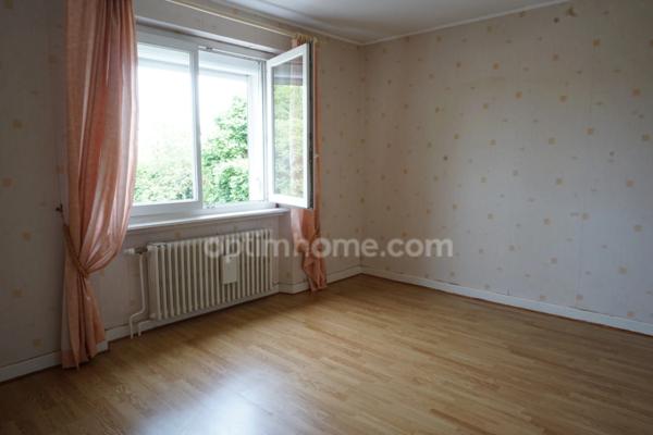 Maison de 143 m², 6 pièces à LURE sur joli terrain clos