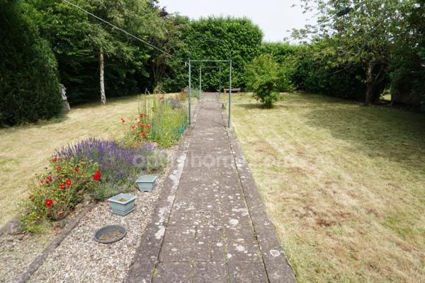 Maison de 143 m², 6 pièces à LURE sur joli terrain clos