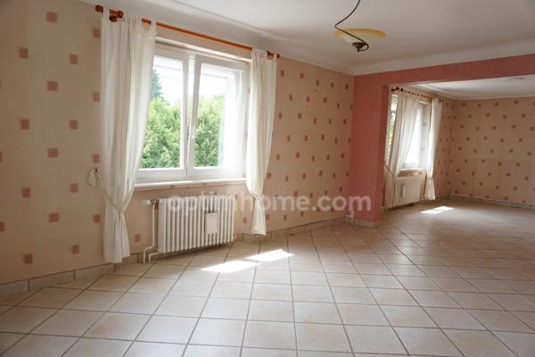 Maison de 143 m², 6 pièces à LURE sur joli terrain clos