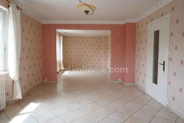 Maison de 143 m², 6 pièces à LURE sur joli terrain clos