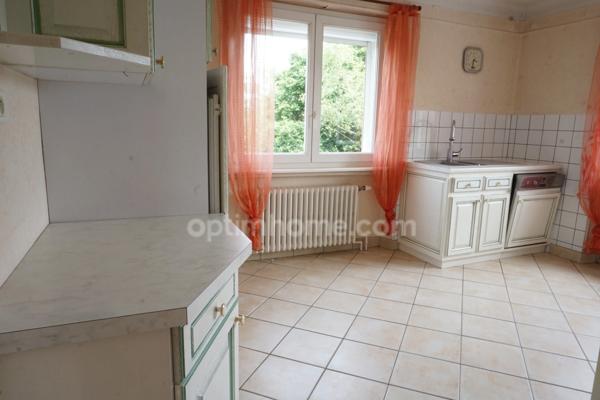 Maison de 143 m², 6 pièces à LURE sur joli terrain clos