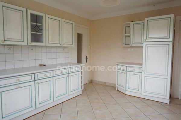 Maison de 143 m², 6 pièces à LURE sur joli terrain clos