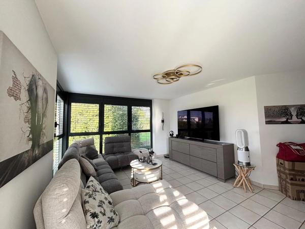 Appartement à louer 3 pièces 78.33m² Montbéliard (25200)