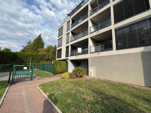 Appartement à louer 3 pièces 78.33m² Montbéliard (25200)