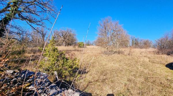 Terrain constructible dans un hameau du Causse