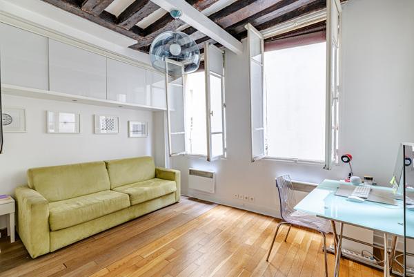 Hôtel de Ville / Beaubourg - Studio bien aménagé au calme sur cour