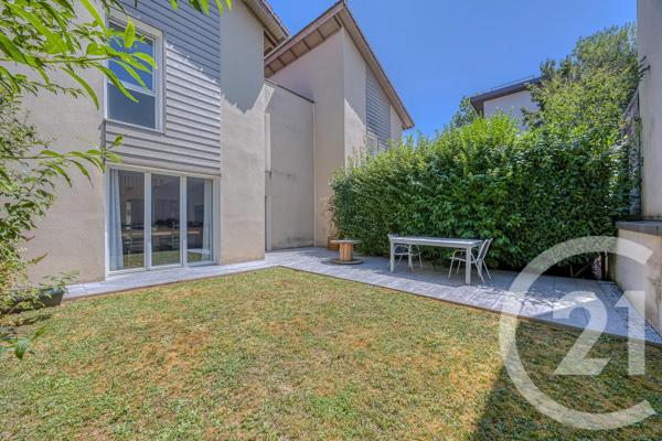 Maison à vendre  5 pièces - 101 m 2   RUMILLY  - 74