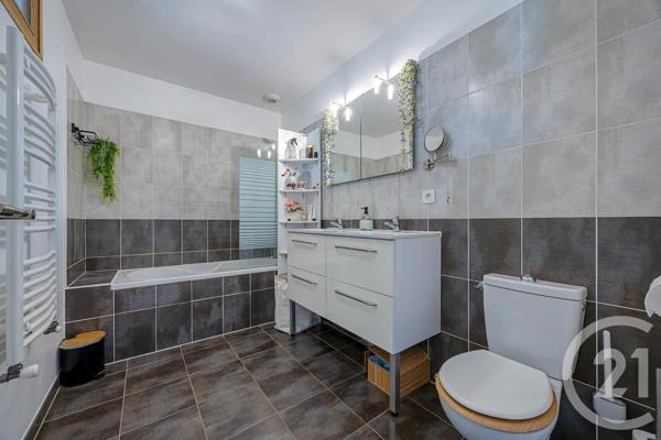 Maison à vendre  5 pièces - 101 m 2   RUMILLY  - 74