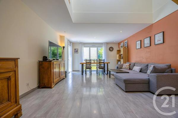 Maison à vendre  5 pièces - 101 m 2   RUMILLY  - 74