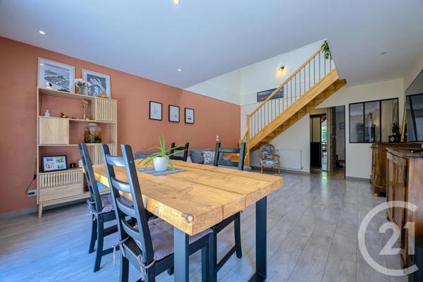 Maison à vendre  5 pièces - 101 m 2   RUMILLY  - 74