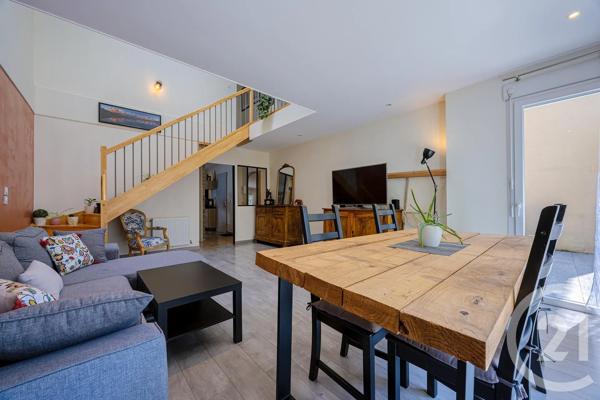 Maison à vendre  5 pièces - 101 m 2   RUMILLY  - 74