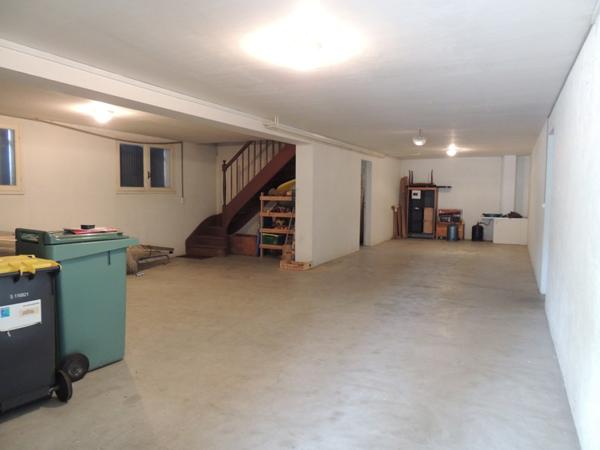 Maison  8 pièce(s)  5 chambre(s)  184 m²