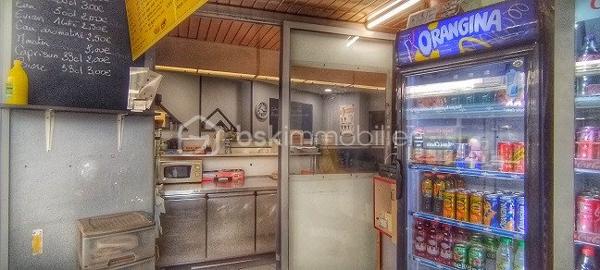 Local d activites de 100 m²