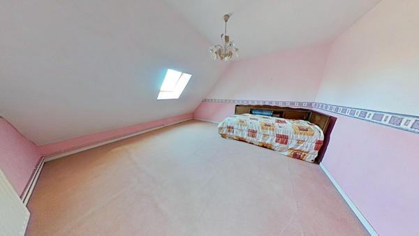 Maison familiale avec grand jardin et dépendances – Raismes