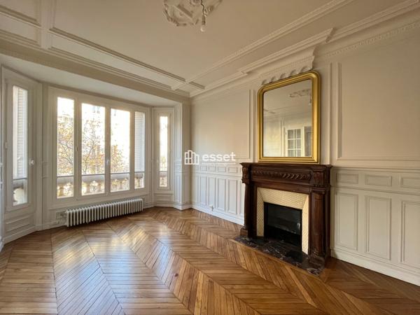 Location Appartement 5 pièces 127 m² - Paris 75017