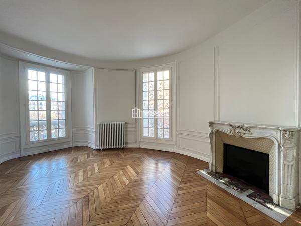 Location Appartement 5 pièces 127 m² - Paris 75017