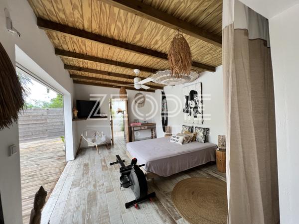 Saint-François (97118) Villa de 120m² environ sur un terrain de 1100m² avec piscine.